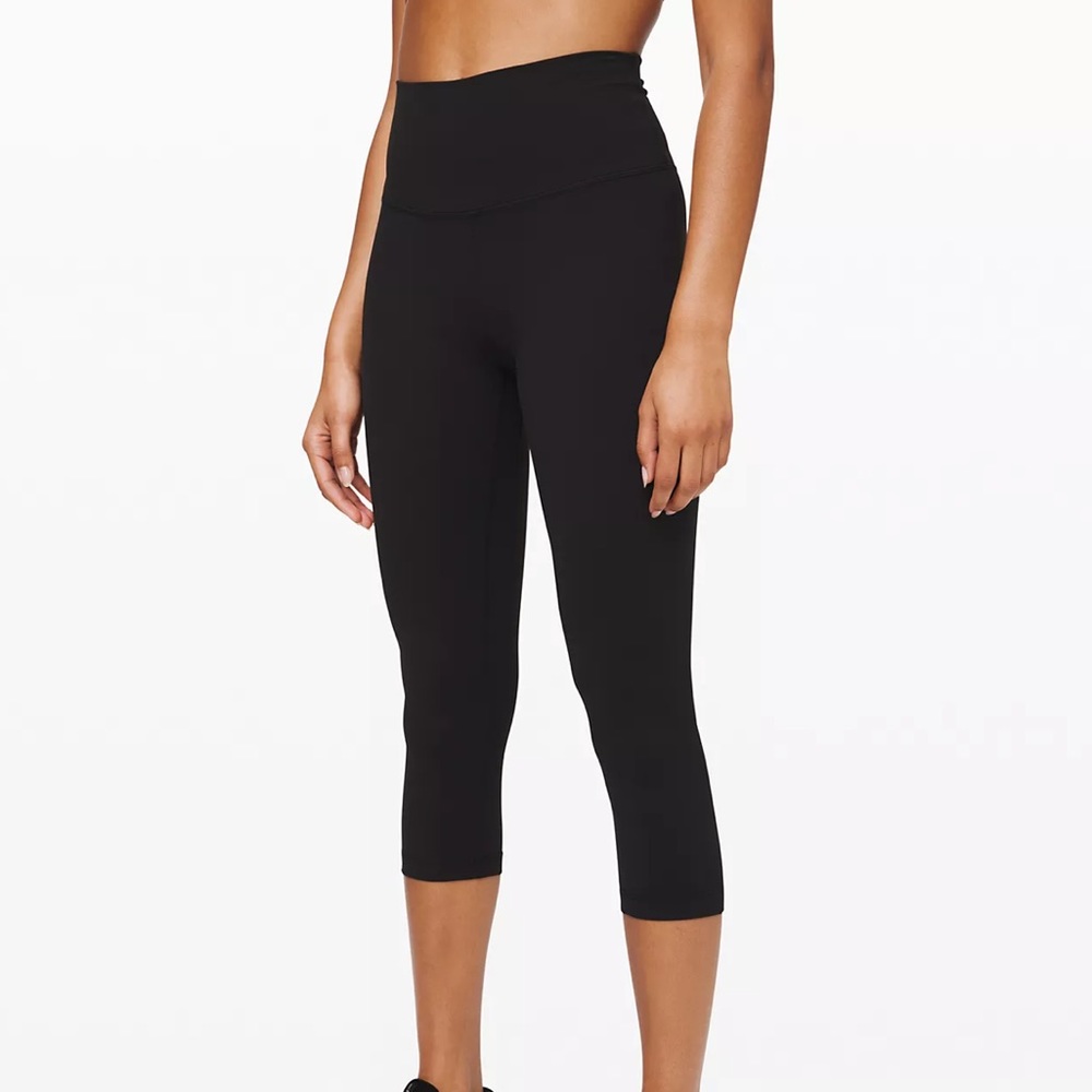 Lululemon on Align 21” Crop — Black